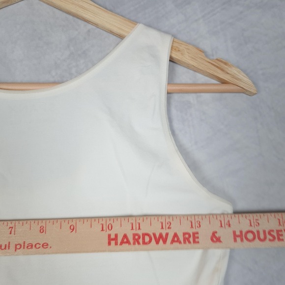 Spanx In & Out Tank Top Womens Medium White Powder Shaping Shapewear Jersey - Picture 12 of 16